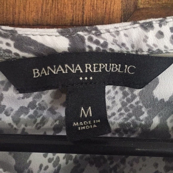 Super cute summer top from Banana Republic❤️❤️ - Picture 2 of 4